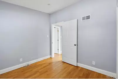 7827 Milan Avenue, University City, MO 63130 - Photo 18