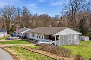 41 Sharon Dr, Saint Charles, MO 63303 - Photo 2