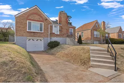 9209 Lucia Drive, Saint Louis, MO 63123 - Photo 2
