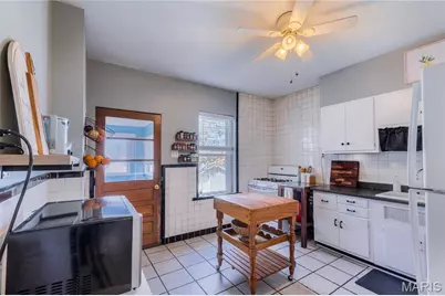 6065 Wanda Avenue, Saint Louis, MO 63116 - Photo 10