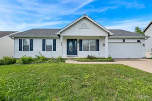 813 Wenstone Park Dr, Wentzville, MO 63385 - Photo 2