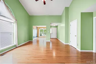 102 Hollow Brook Drive, Florissant, MO 63034 - Photo 4