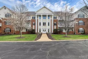 7400 Whitehall Colonial Ln, Shrewsbury, MO 63119 - Photo 1