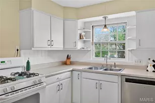 9403 Tilles Dr, Brentwood, MO 63144 - Photo 8