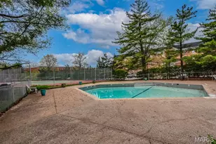 550 Coeur de Royale Dr, Creve Coeur, MO 63141 - Photo 38