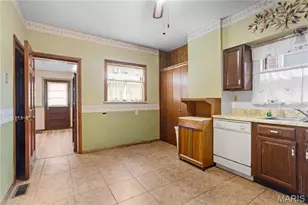 5223 Schollmeyer Ave, Saint Louis, MO 63109 - Photo 6