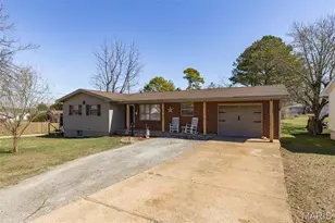 102 S Roosevelt St, Desloge, MO 63601 - Photo 2