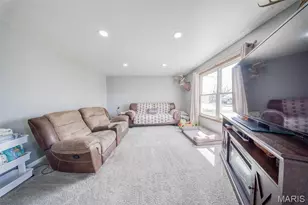 415 Hutchinson Dr, Rolla, MO 65401 - Photo 2