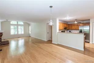 39 Ridgeview Cir Ct, Ballwin, MO 63021 - Photo 2