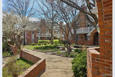 28 Country Club Terrace, Kirkwood, MO 63122 - Photo 4