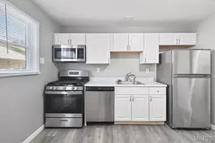 305 St Eugene Ln, Florissant, MO 63033 - Photo 6