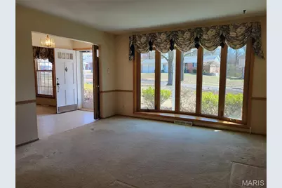 6945 Lakeside Hills Drive, Florissant, MO 63033 - Photo 8