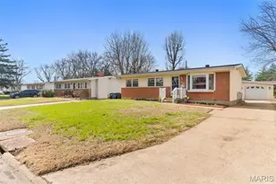 770 Kostka Ln, Florissant, MO 63031 - Photo 2