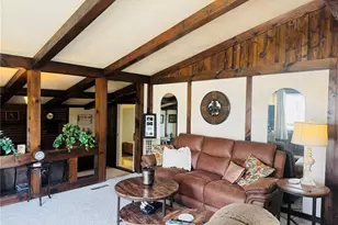 10 Ridgewood Dr, Hannibal, MO 63401 - Photo 2