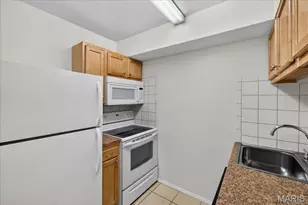 10401 Briarbend Dr, Saint Louis, MO 63146 - Photo 12