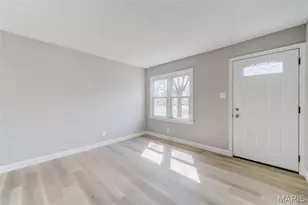 11001 St Raphael Ln, Saint Ann, MO 63074 - Photo 6