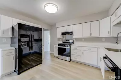 11001 Saint Raphael Lane, Saint Ann, MO 63074 - Photo 14