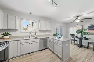 4007 Sherman Park Dr, Saint Charles, MO 63303 - Photo 16