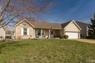 2916 Spring Blossom Dr, Dardenne Prairie, MO 63368 - Photo 2