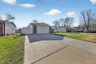 616 Norma Dr, Saint Charles, MO 63301 - Photo 4