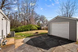 7616 Genesta St, Affton, MO 63123 - Photo 12