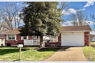 732 Moore Street, Farmington, MO 63640 - Photo 1