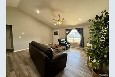 329 Apple Park Way, Poplar Bluff, MO 63901 - Photo 4