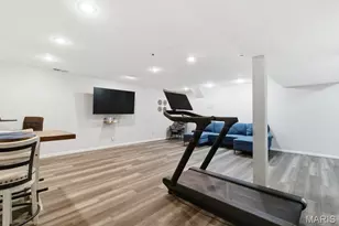 211 Cheval Square Dr, Chesterfield, MO 63005 - Photo 34