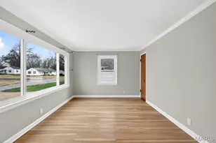 10505 Ewell Dr, Saint Louis, MO 63137 - Photo 6