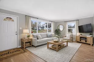 10505 Ewell Dr, Saint Louis, MO 63137 - Photo 4