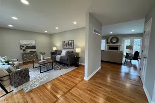 924 Fernview Dr, Creve Coeur, MO 63141 - Photo 6