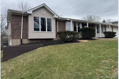 924 Fernview Drive, Creve Coeur, MO 63141 - Photo 2