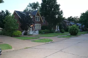 7326 Country Club Dr, Saint Louis, MO 63121 - Photo 36