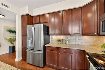 123 W Bodley Avenue #303, Kirkwood, MO 63122 - Photo 10