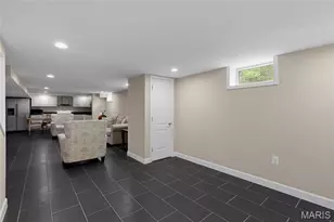 9443 Oakwood Manor Ln, Sunset Hills, MO 63126 - Photo 22