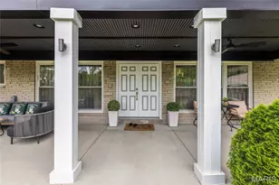 9443 Oakwood Manor Ln, Sunset Hills, MO 63126 - Photo 2
