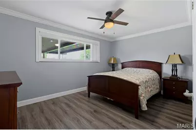 9443 Oakwood Manor Lane, Sunset Hills, MO 63126 - Photo 14