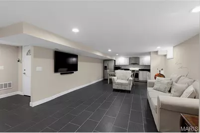 9443 Oakwood Manor Lane, Sunset Hills, MO 63126 - Photo 20