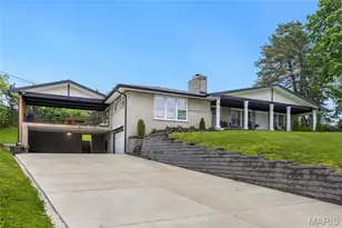 9443 Oakwood Manor Ln, Sunset Hills, MO 63126 - Photo 34