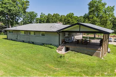 9443 Oakwood Manor Lane, Sunset Hills, MO 63126 - Photo 34