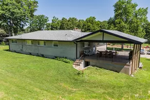 9443 Oakwood Manor Ln, Sunset Hills, MO 63126 - Photo 34