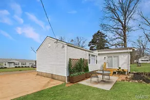 10410 Ewell Dr, Saint Louis, MO 63137 - Photo 6