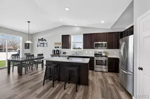 703 Tinsley Ct, Saint Charles, MO 63304 - Photo 10