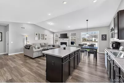 703 Tinsley Court, Saint Charles, MO 63304 - Photo 12