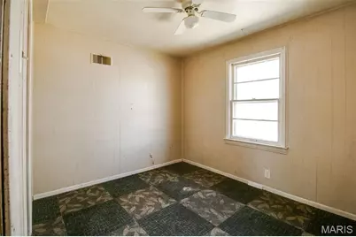 9984 Duke Drive, Moline Acres, MO 63136 - Photo 8
