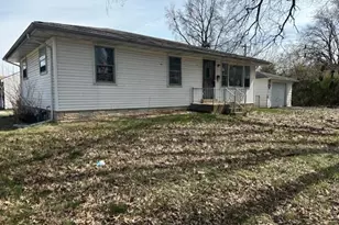 9984 Duke Dr, Moline Acres, MO 63136 - Photo 1