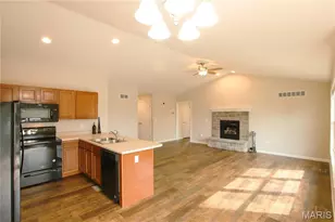 611 Hawthorn Ln, Sullivan, MO 63080 - Photo 6