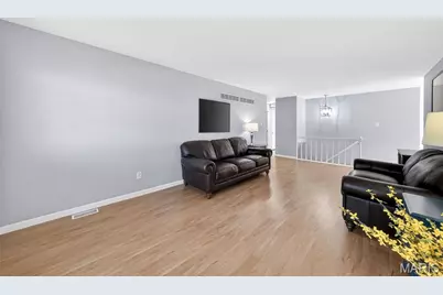 5646 Dove Meadow Lane, Saint Louis, MO 63129 - Photo 8