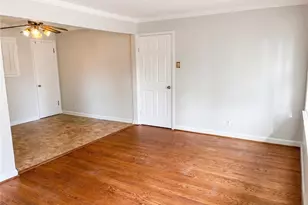10449 Bellefontaine Rd, Saint Louis, MO 63137 - Photo 2