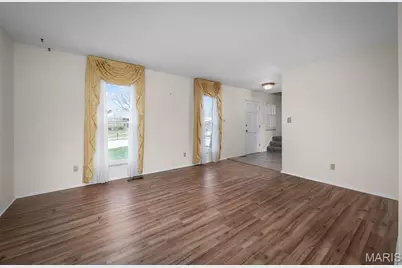 9542 General Lee Drive, Saint Louis, MO 63126 - Photo 4